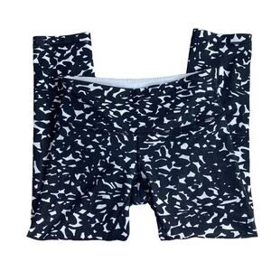 Lululemon Cropped Leggings Black White Abstract Size 4 Gym Yoga
